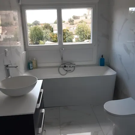 Face Cite - D'hotes - Parking & Garage Gratuit - Wi-fi Gratuit